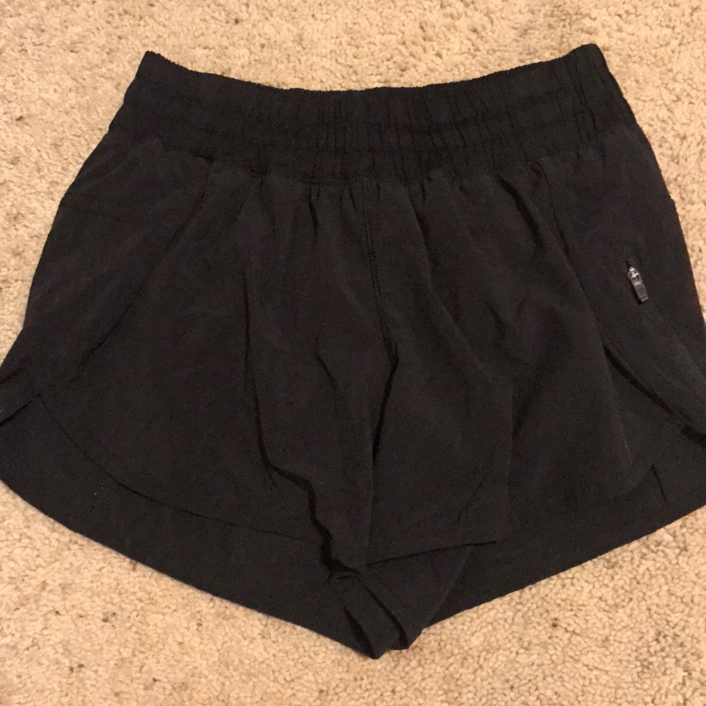 Lululemon tracker shorts
